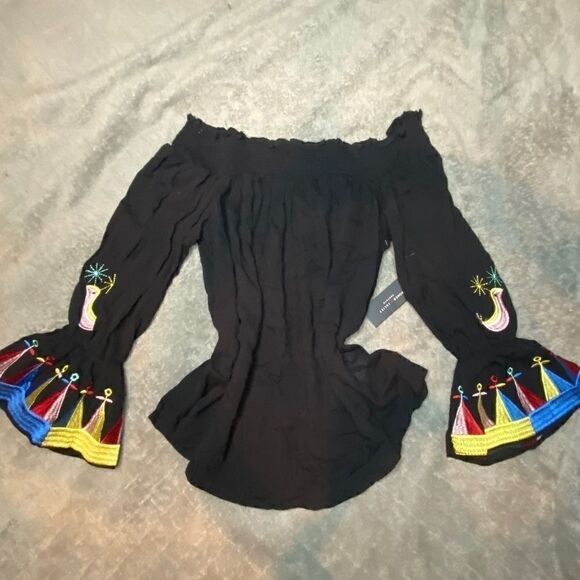 Romeo + Juliet Couture off-shoulder bell sleeve - Picture 1 of 5